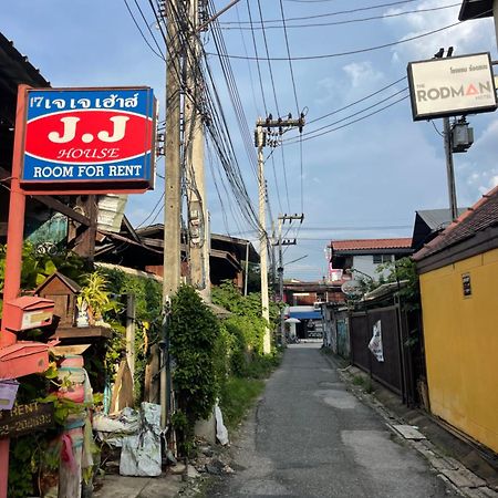 Jj Guesthouse Chiang Mai Esterno foto