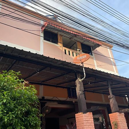 Jj Guesthouse Chiang Mai Esterno foto