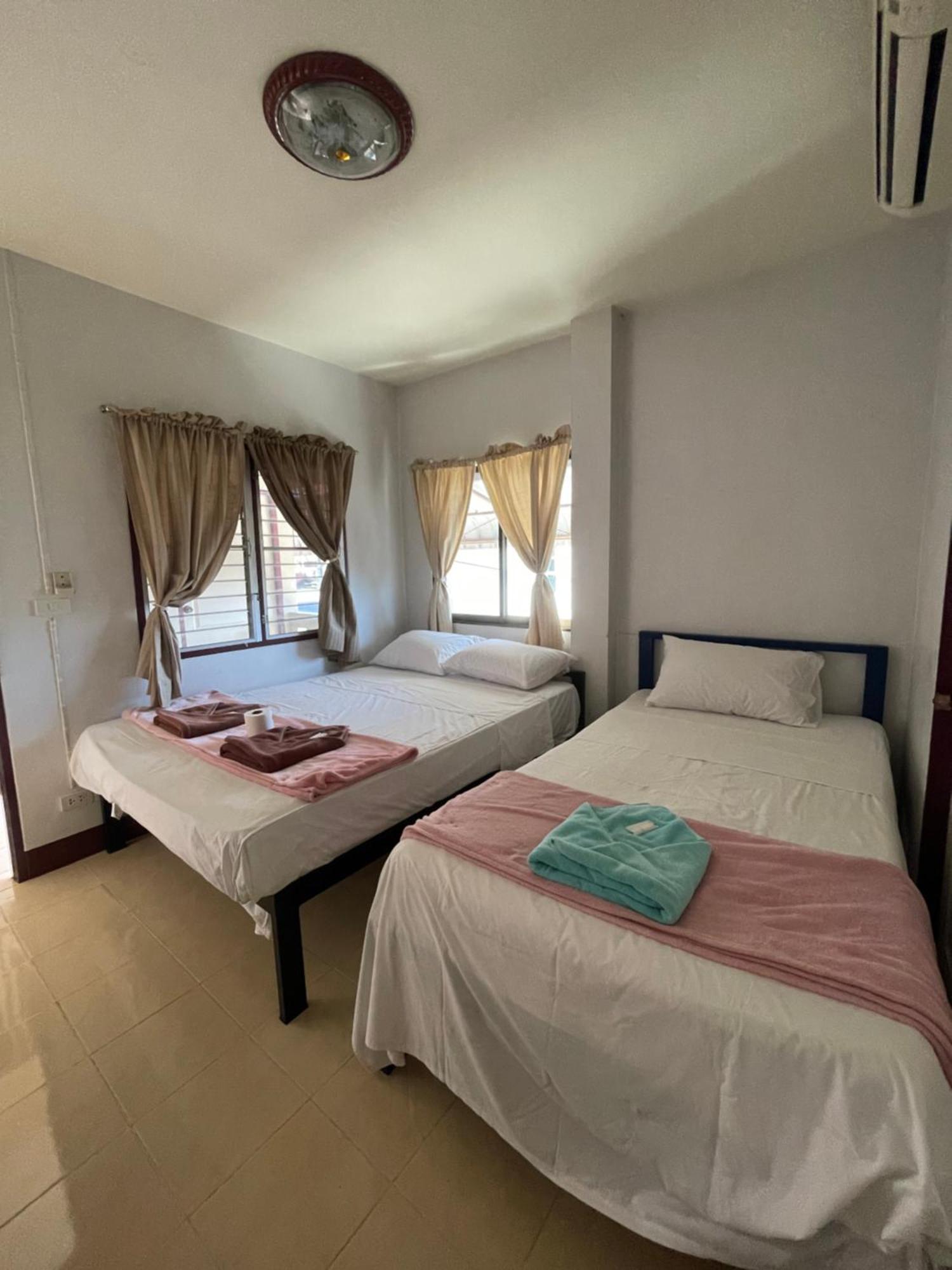 Jj Guesthouse Chiang Mai Esterno foto