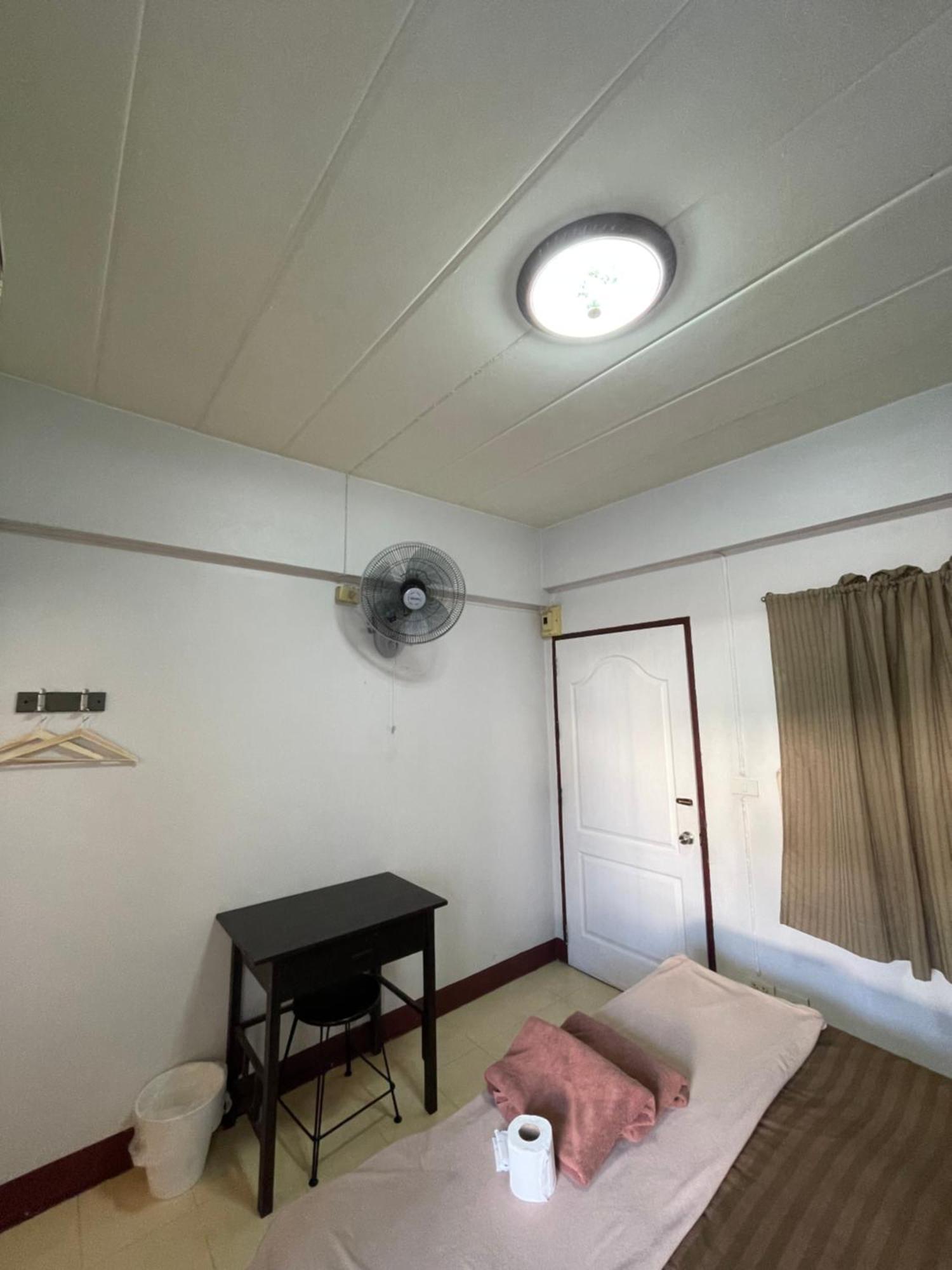 Jj Guesthouse Chiang Mai Esterno foto