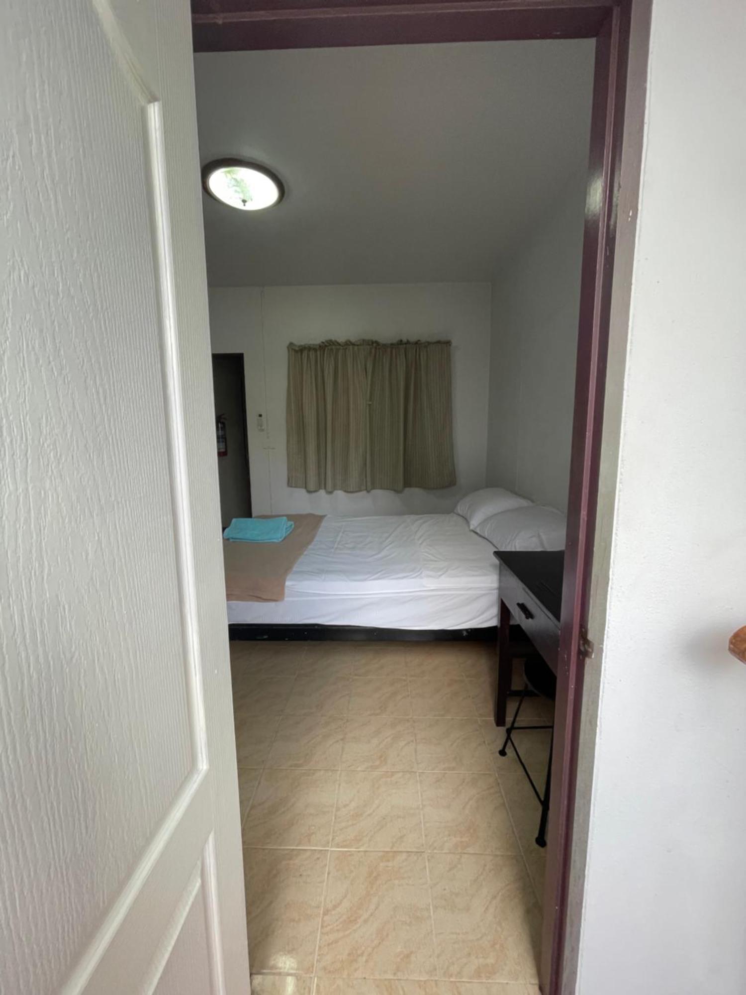 Jj Guesthouse Chiang Mai Esterno foto
