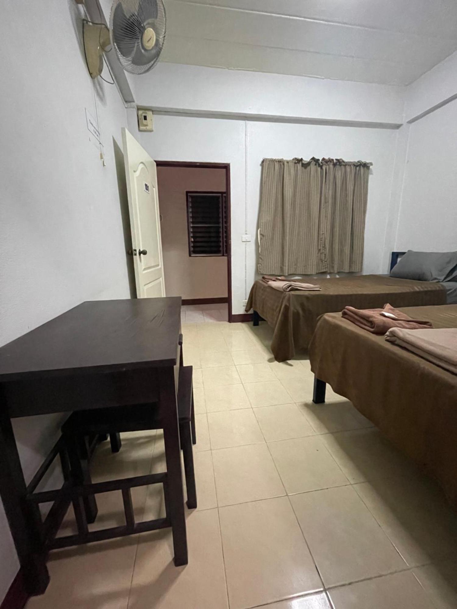 Jj Guesthouse Chiang Mai Esterno foto