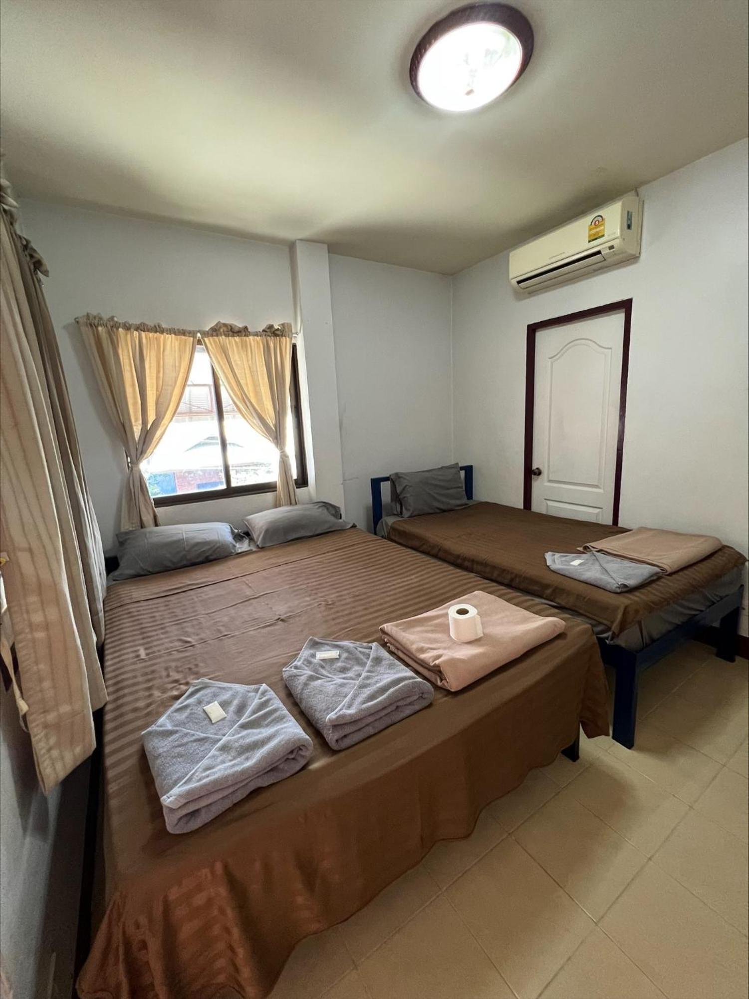 Jj Guesthouse Chiang Mai Esterno foto